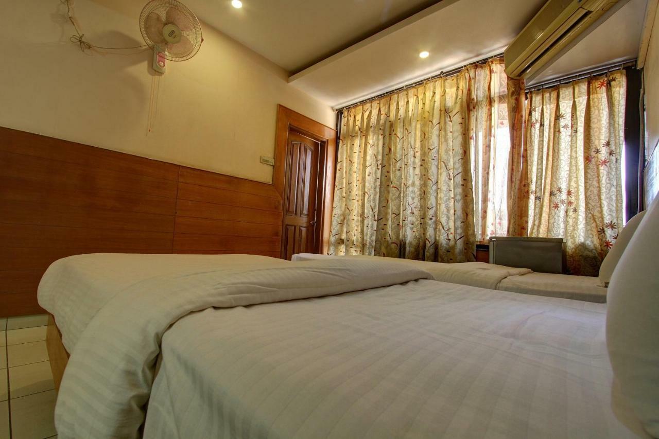 Hotel Rajsangam International Badami Eksteriør billede
